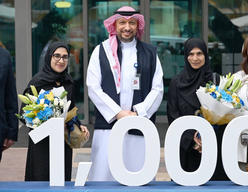 "الأهلي المتحد" يحتفل بتسليم أكبر جوائز "حصادي" بمليون دينار لأم وابنتها