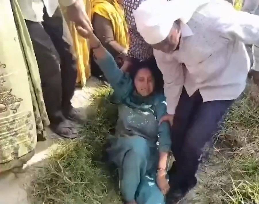 أحرقوه حياً.. مقتل مسلم بعد رفضه سحب دعوى ضد زعيم هندوسي متهم باغتصاب زوجته