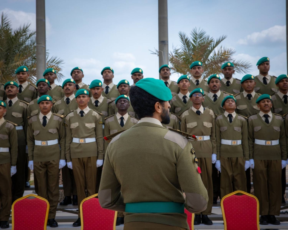 مستشار الأمن &rlm;الوطني قائد الحرس الملكي يشهد حفل &rlm;تخريج إحدى دورات المستجدين بالحرس الملكي