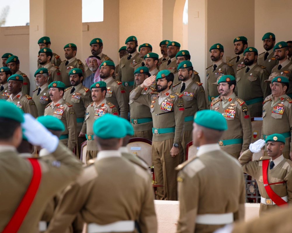 مستشار الأمن &rlm;الوطني قائد الحرس الملكي يشهد حفل &rlm;تخريج إحدى دورات المستجدين بالحرس الملكي