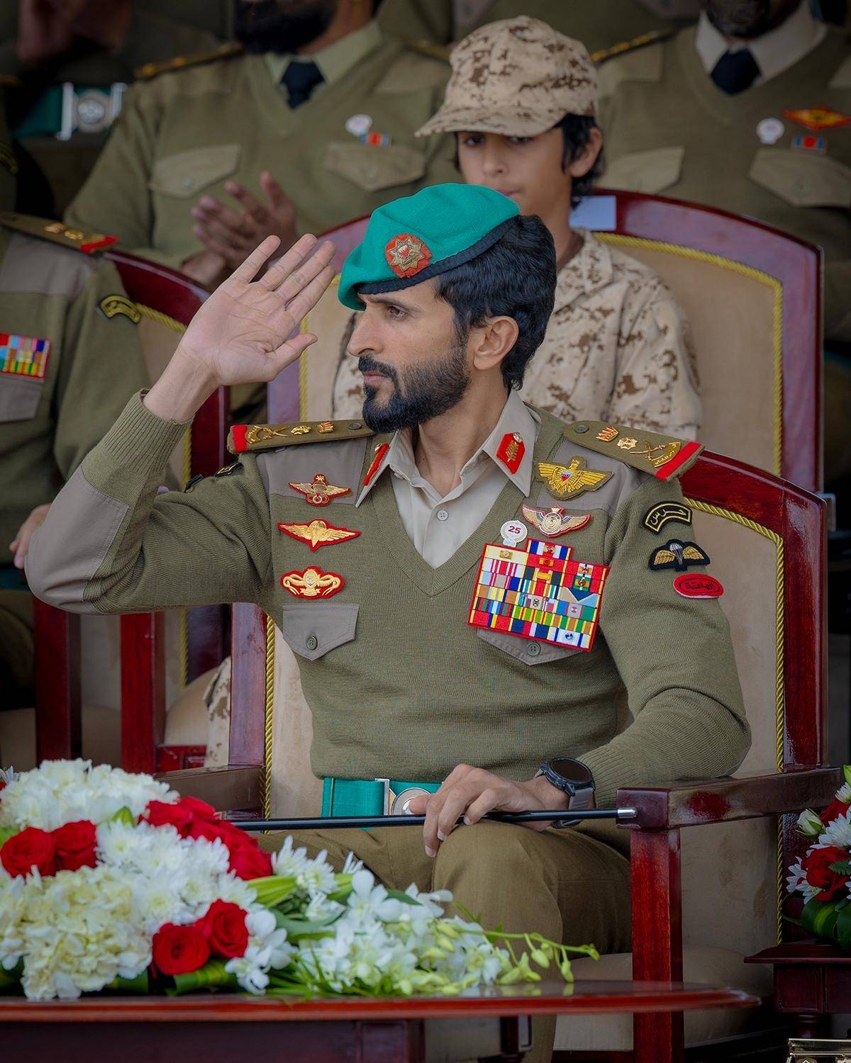 مستشار الأمن &rlm;الوطني قائد الحرس الملكي يشهد حفل &rlm;تخريج إحدى دورات المستجدين بالحرس الملكي