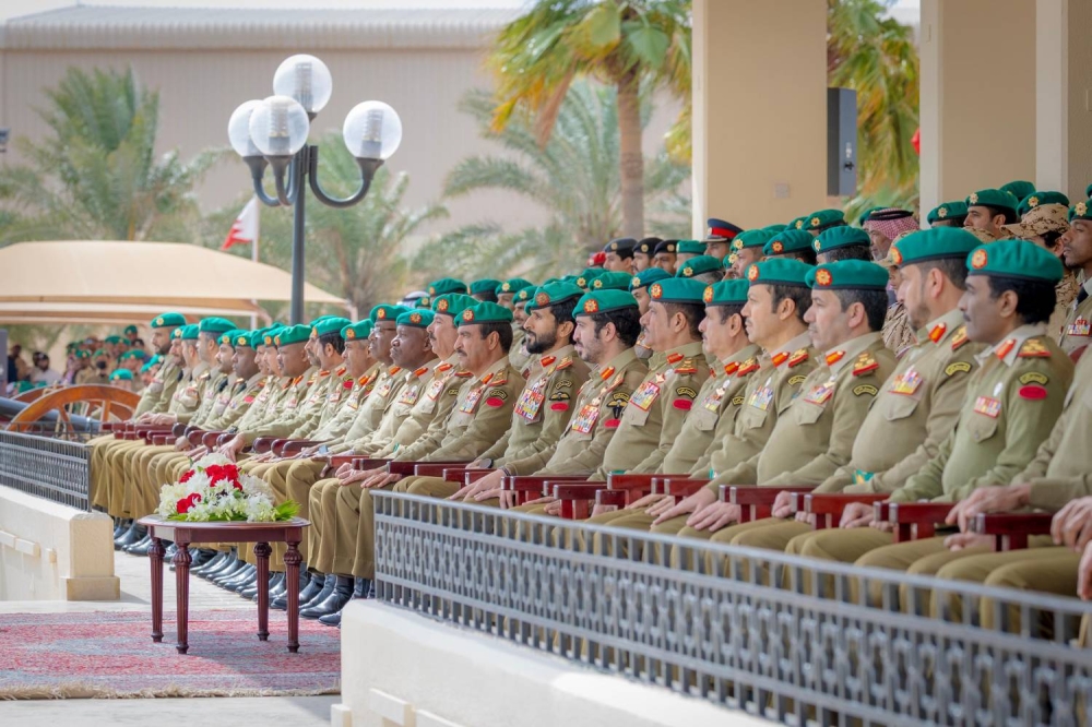 مستشار الأمن &rlm;الوطني قائد الحرس الملكي يشهد حفل &rlm;تخريج إحدى دورات المستجدين بالحرس الملكي