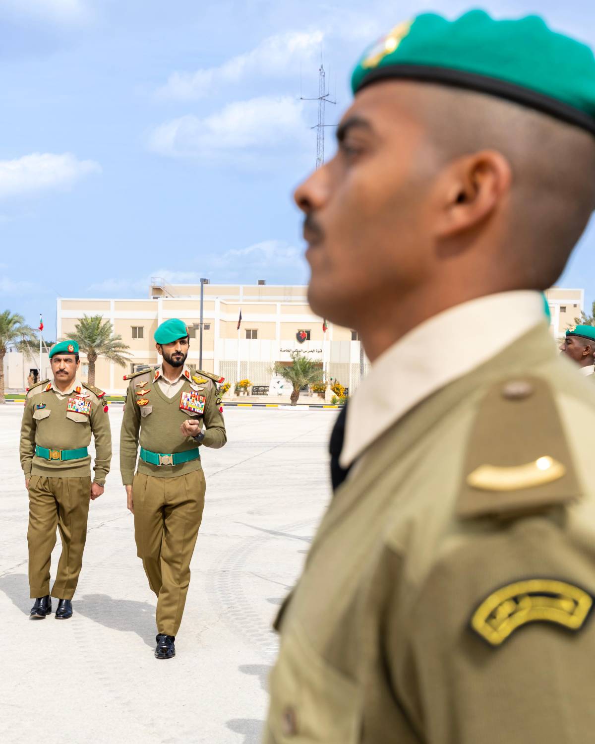 مستشار الأمن &rlm;الوطني قائد الحرس الملكي يشهد حفل &rlm;تخريج إحدى دورات المستجدين بالحرس الملكي