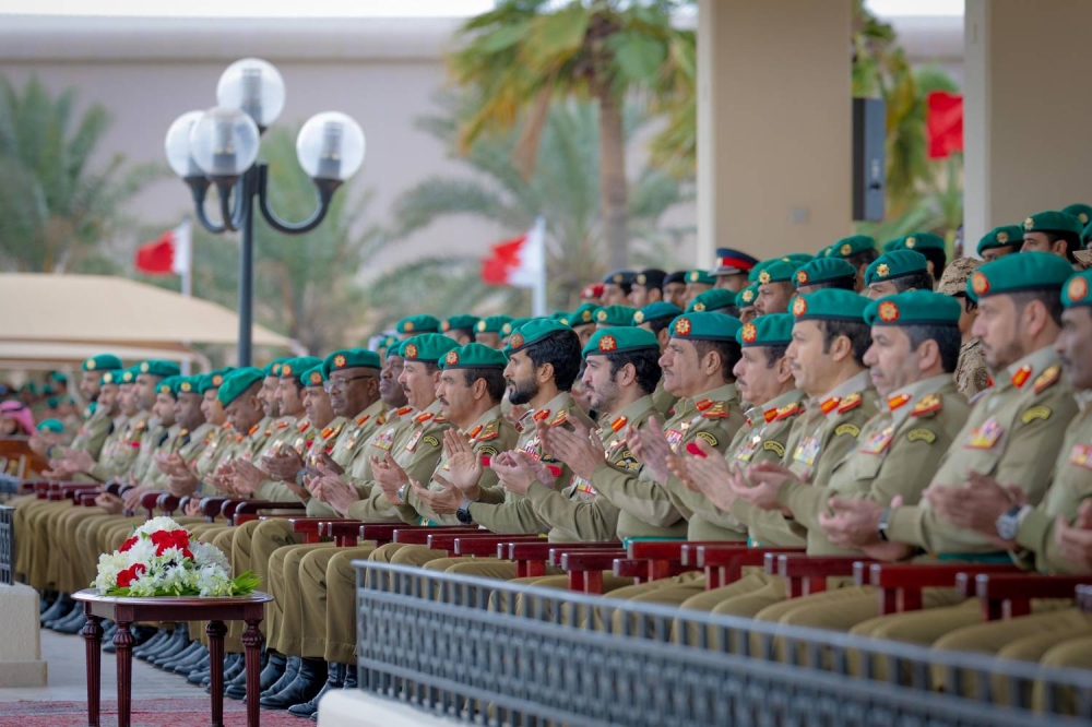 مستشار الأمن &rlm;الوطني قائد الحرس الملكي يشهد حفل &rlm;تخريج إحدى دورات المستجدين بالحرس الملكي