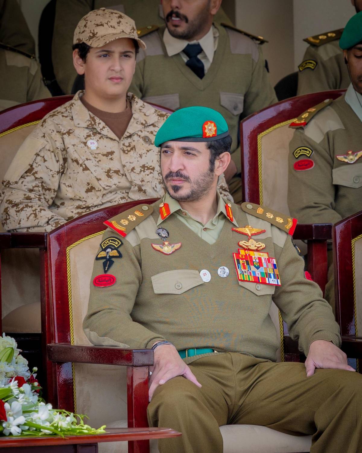 مستشار الأمن &rlm;الوطني قائد الحرس الملكي يشهد حفل &rlm;تخريج إحدى دورات المستجدين بالحرس الملكي