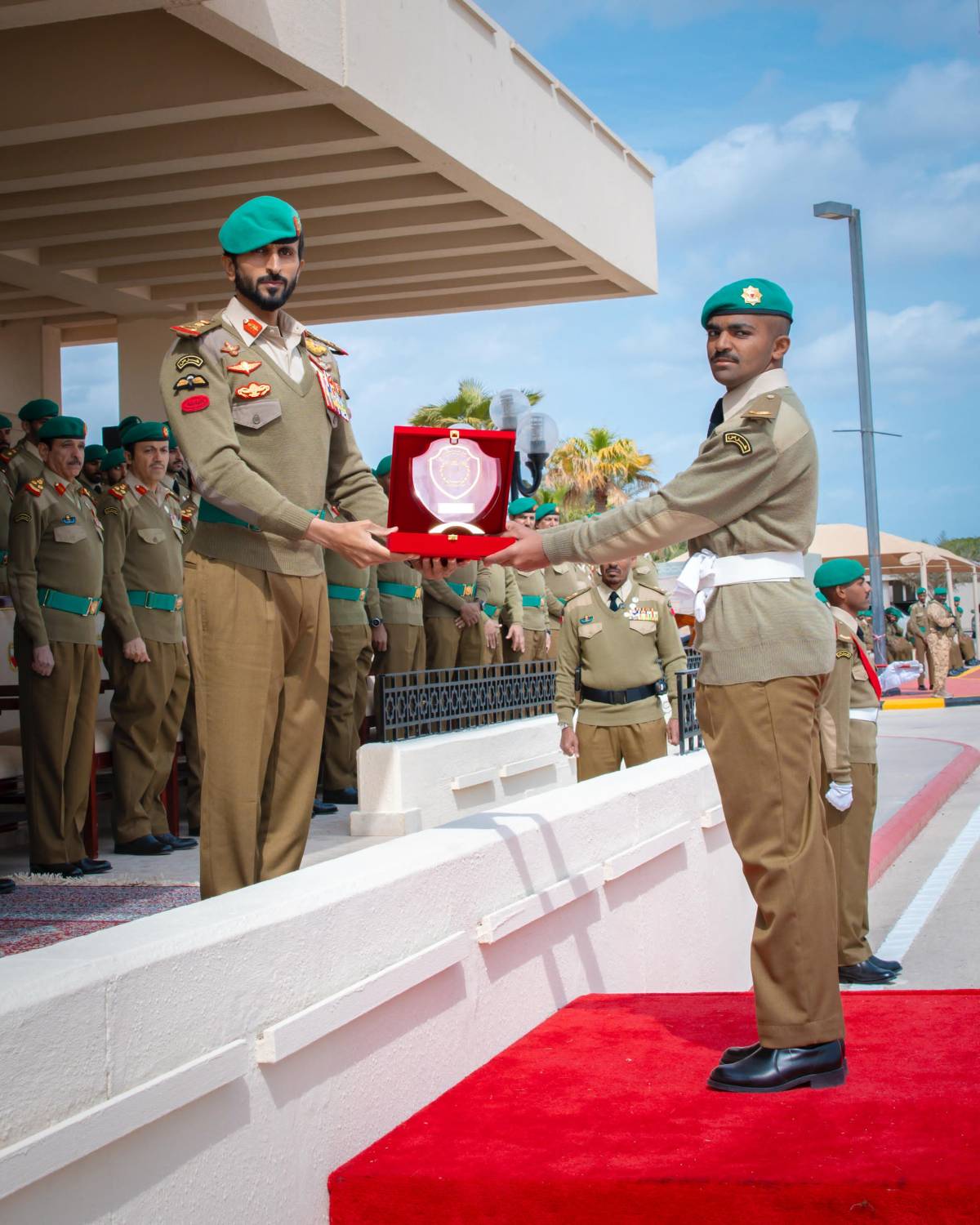 مستشار الأمن &rlm;الوطني قائد الحرس الملكي يشهد حفل &rlm;تخريج إحدى دورات المستجدين بالحرس الملكي