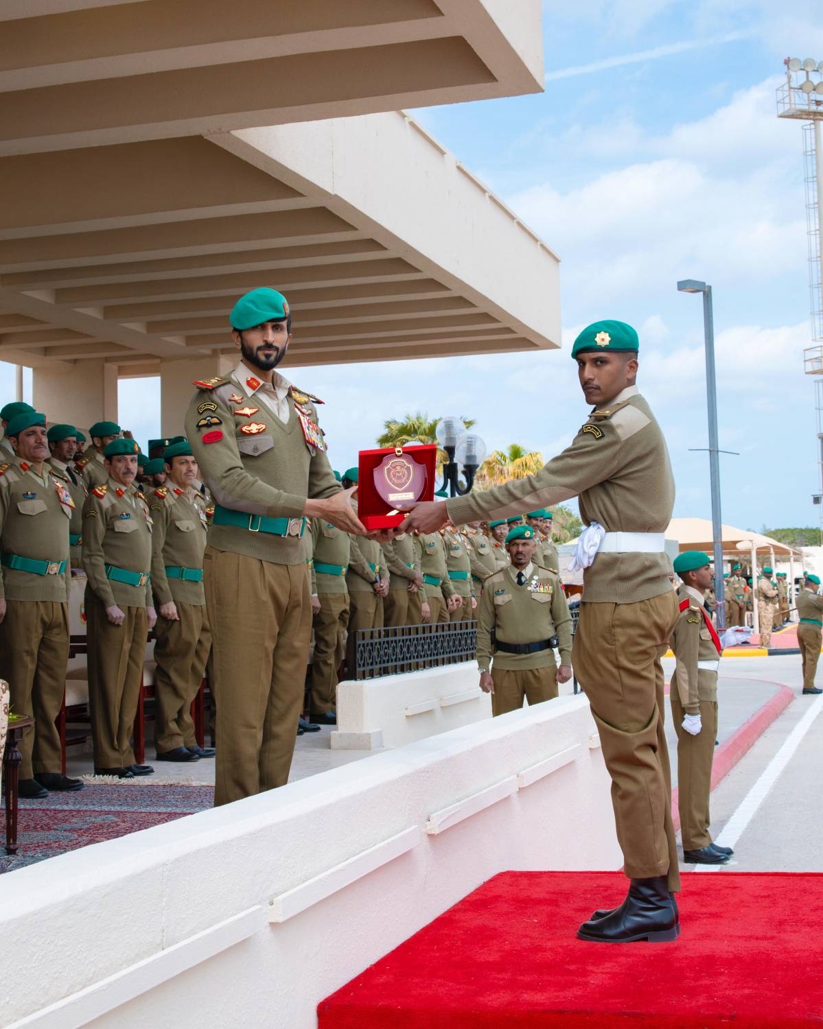 مستشار الأمن &rlm;الوطني قائد الحرس الملكي يشهد حفل &rlm;تخريج إحدى دورات المستجدين بالحرس الملكي