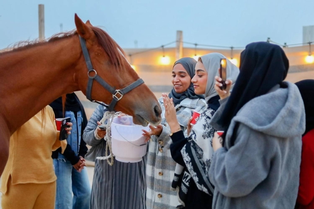 الملكية للأعمال الإنسانية تنظم سلسلة من الأنشطة المهارية والترفيهية