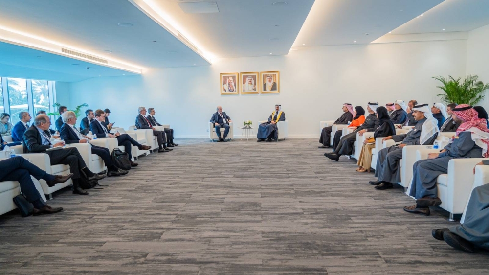 وزير المواصلات والاتصالات يبحث تعزيز الشراكة الاقتصادية والاستثمارية في مجالات النقل والمواصلات مع الجمهورية الفرنسية