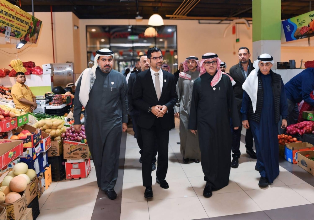 وزير "البلديات" يتفقد سوق المحرق المركزي استعداداً لشهر رمضان