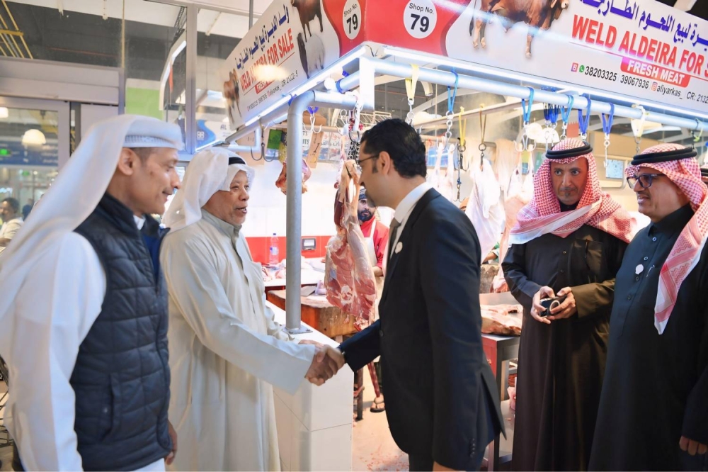 وزير "البلديات" يتفقد سوق المحرق المركزي استعداداً لشهر رمضان