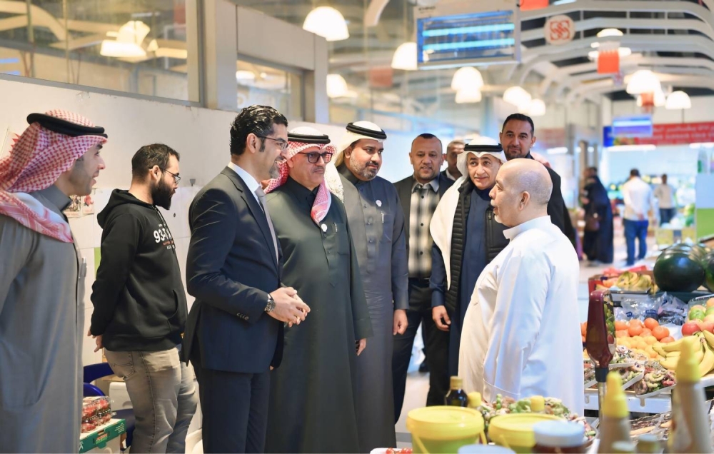 وزير "البلديات" يتفقد سوق المحرق المركزي استعداداً لشهر رمضان