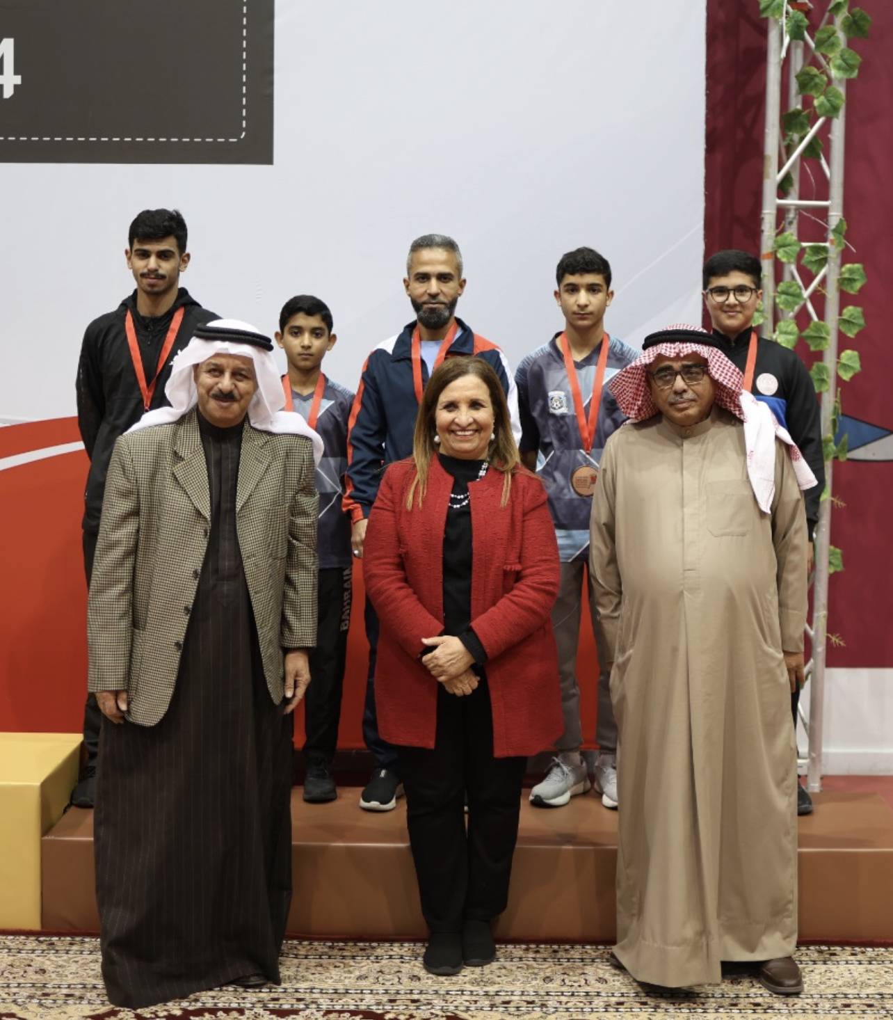 الشيخة حياة بنت عبد العزيز تتوج نادي البحرين بلقب دوري العموم