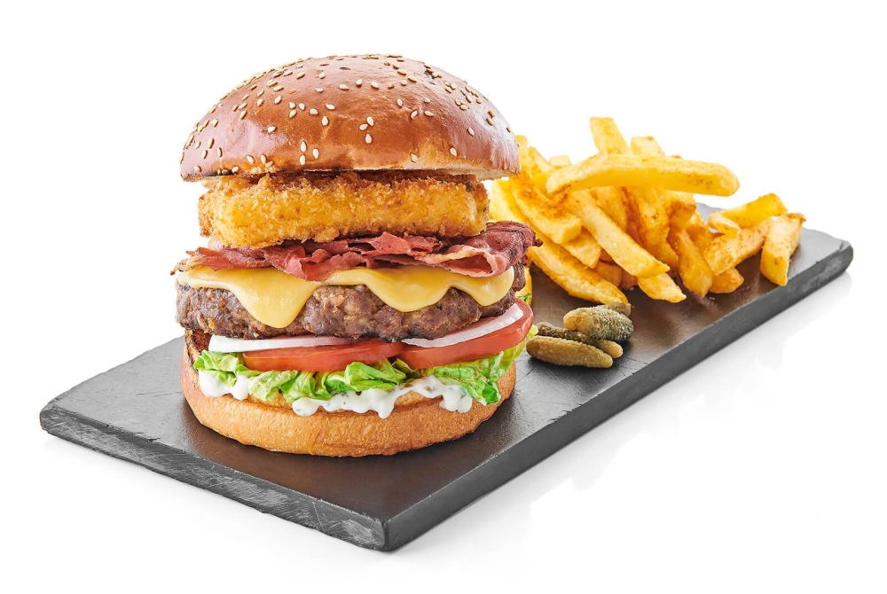 طريقة تحضير البرجر في المنزل مثل المطاعم.. خطوات سهلة ومضمونة