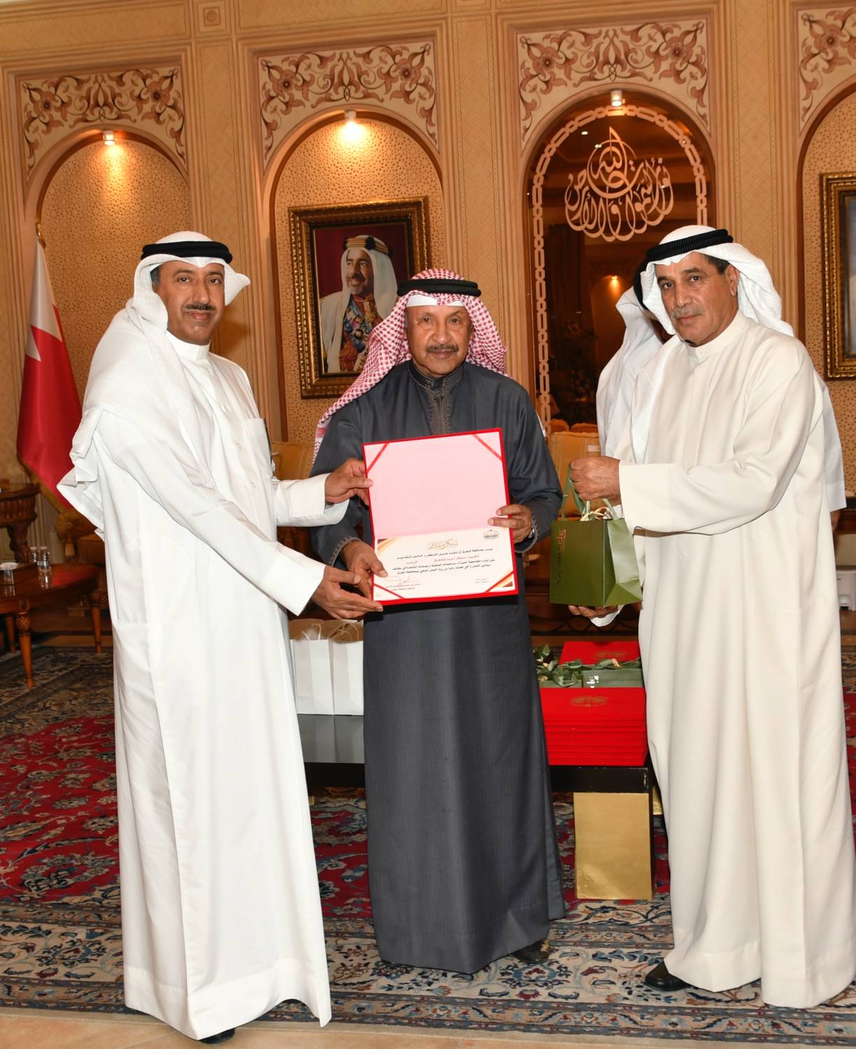 محافظة المحرق تكرم رواد العمل الوطني في نسخته الخامسة عشر