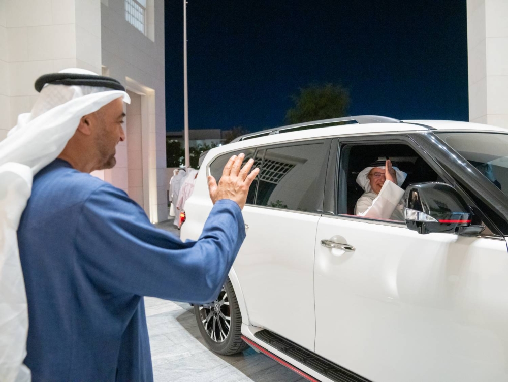ولي العهد رئيس الوزراء يغادر دولة الإمارات