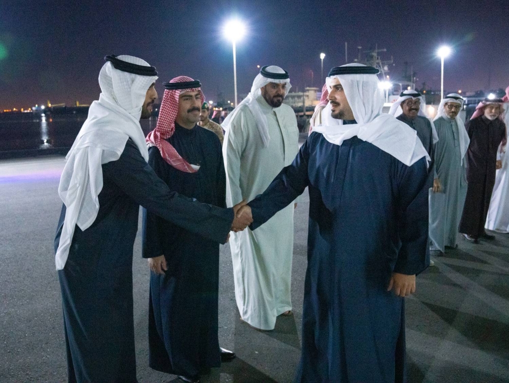محمد بن سلمان يحضر مأدبة سحور أقامها سلاح البحرية الملكي البحريني