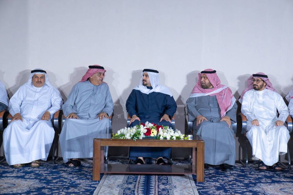 محمد بن سلمان يحضر مأدبة سحور أقامها سلاح البحرية الملكي البحريني