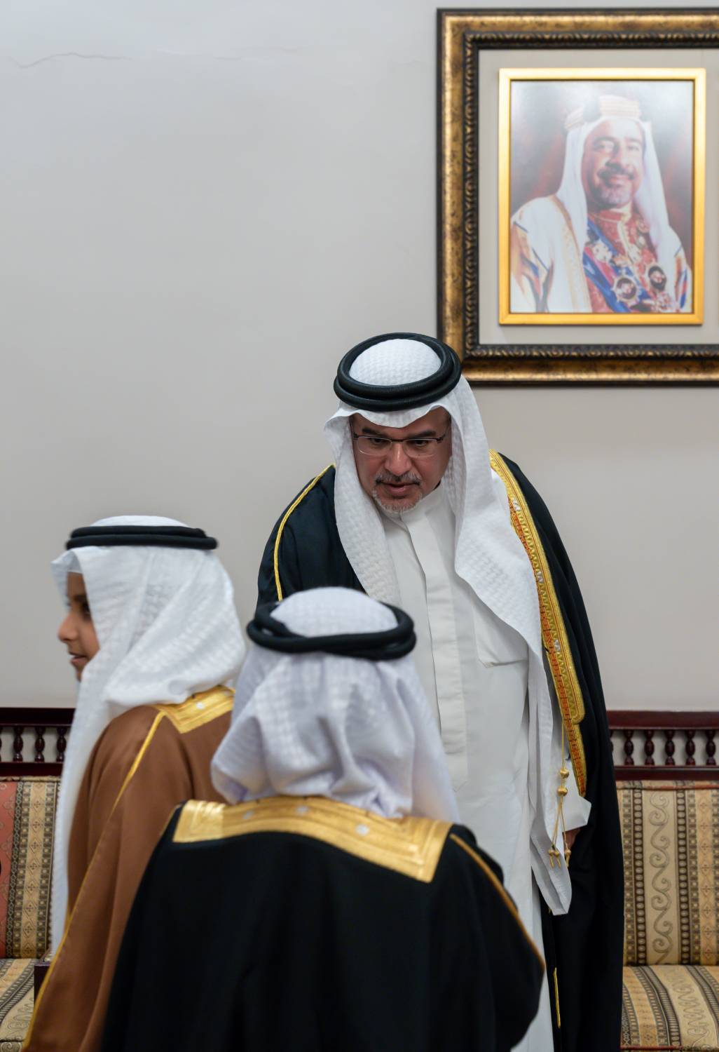 ولي العهد رئيس الوزراء يقوم بزيارة مجلس عائلة الدوسري