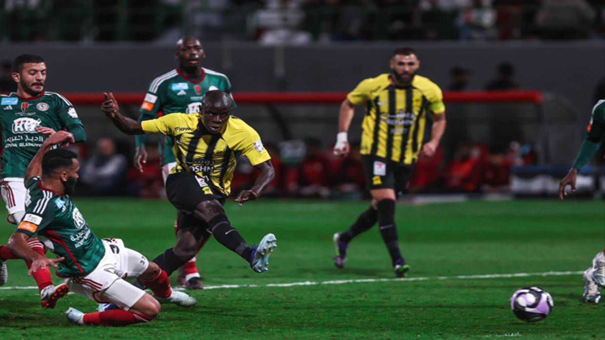 اتحاد جدة يضرب الاتفاق برباعية نظيفة وينفرد بصدارة دوري روشن