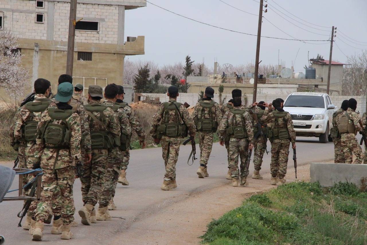 قتلى سوريون ولبنانيون باشتباكات حدودية.. ودمشق تحمّل حزب الله مسؤولية التوتر