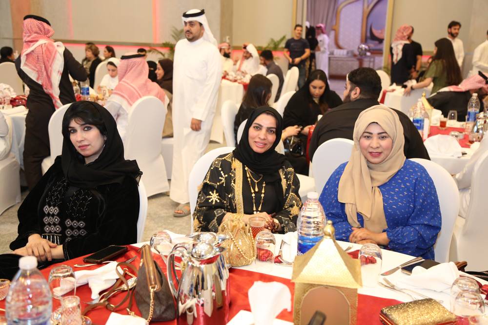 طلبة الجامعة الأهلية يحتفون بأبطال الجامعة الرياضيين في الغبقة الرمضانية