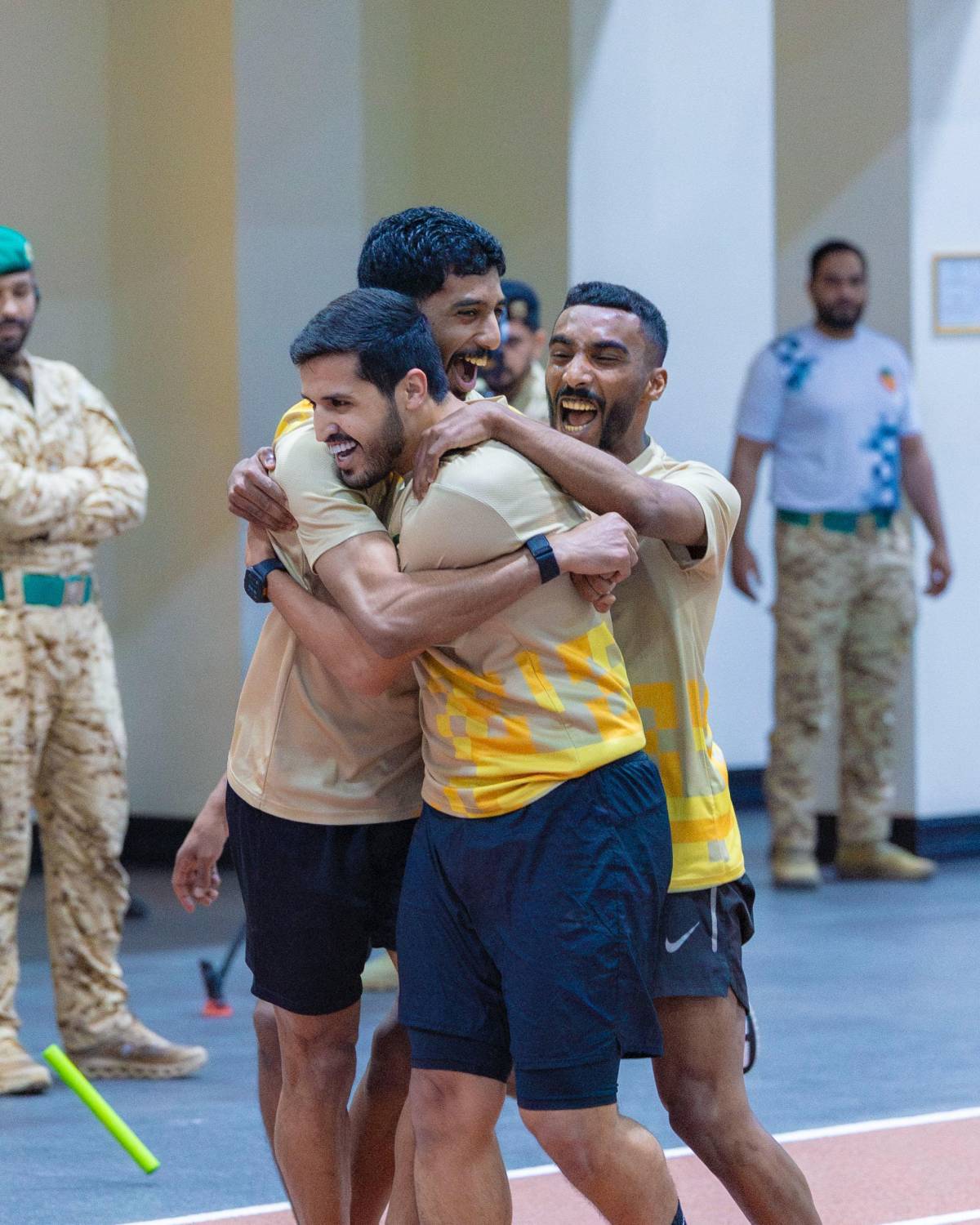 ناصر بن حمد يشهد الحفل الختامي لمنافسات المسابقات الرياضية الرمضانية للحرس الملكي