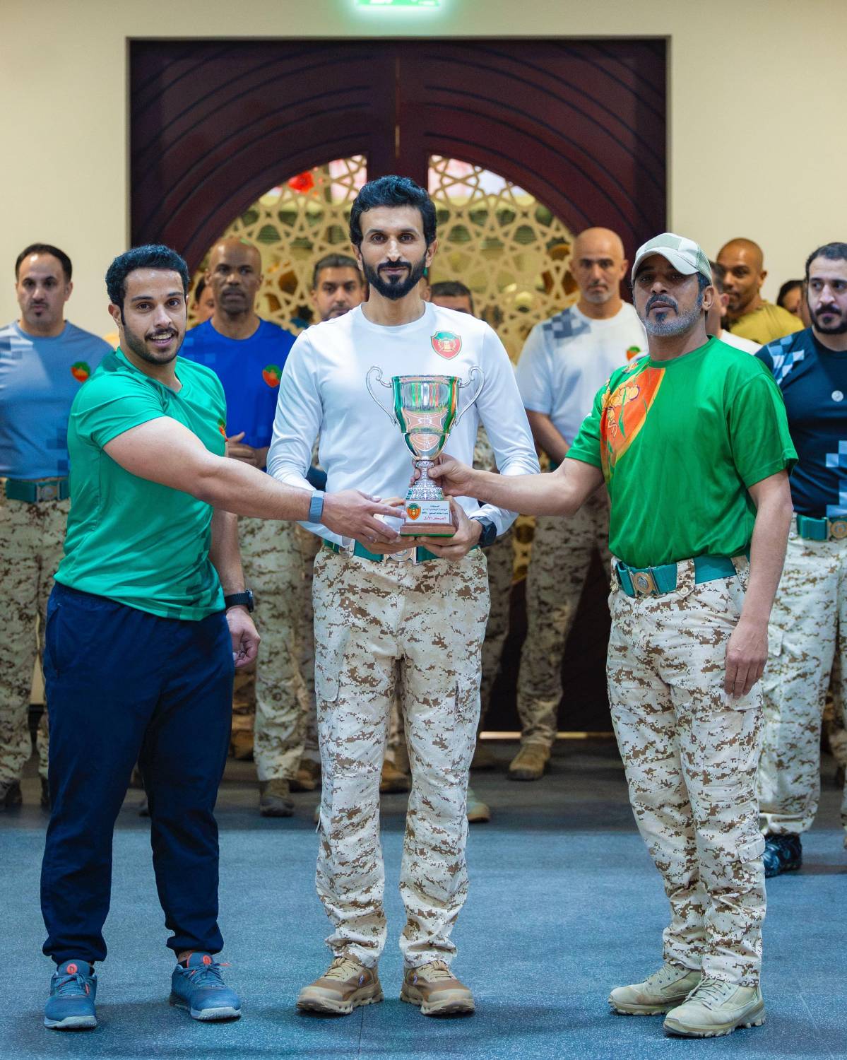 ناصر بن حمد يشهد الحفل الختامي لمنافسات المسابقات الرياضية الرمضانية للحرس الملكي