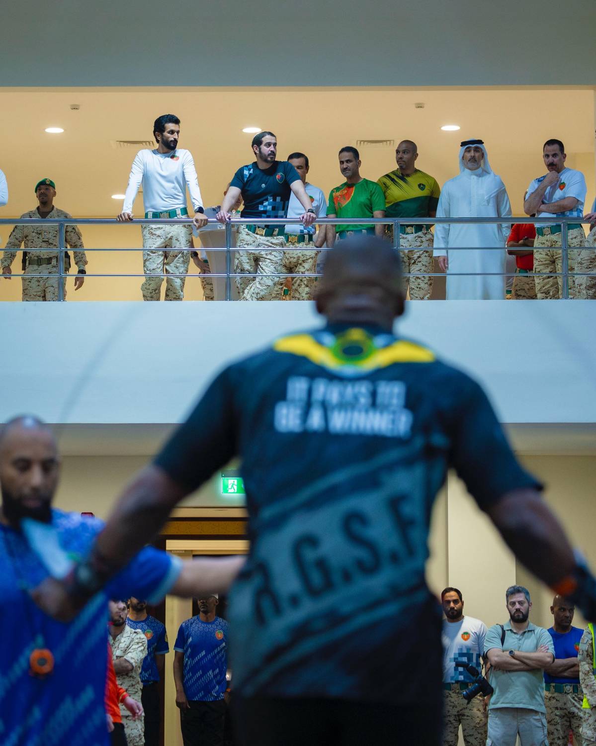 ناصر بن حمد يشهد الحفل الختامي لمنافسات المسابقات الرياضية الرمضانية للحرس الملكي