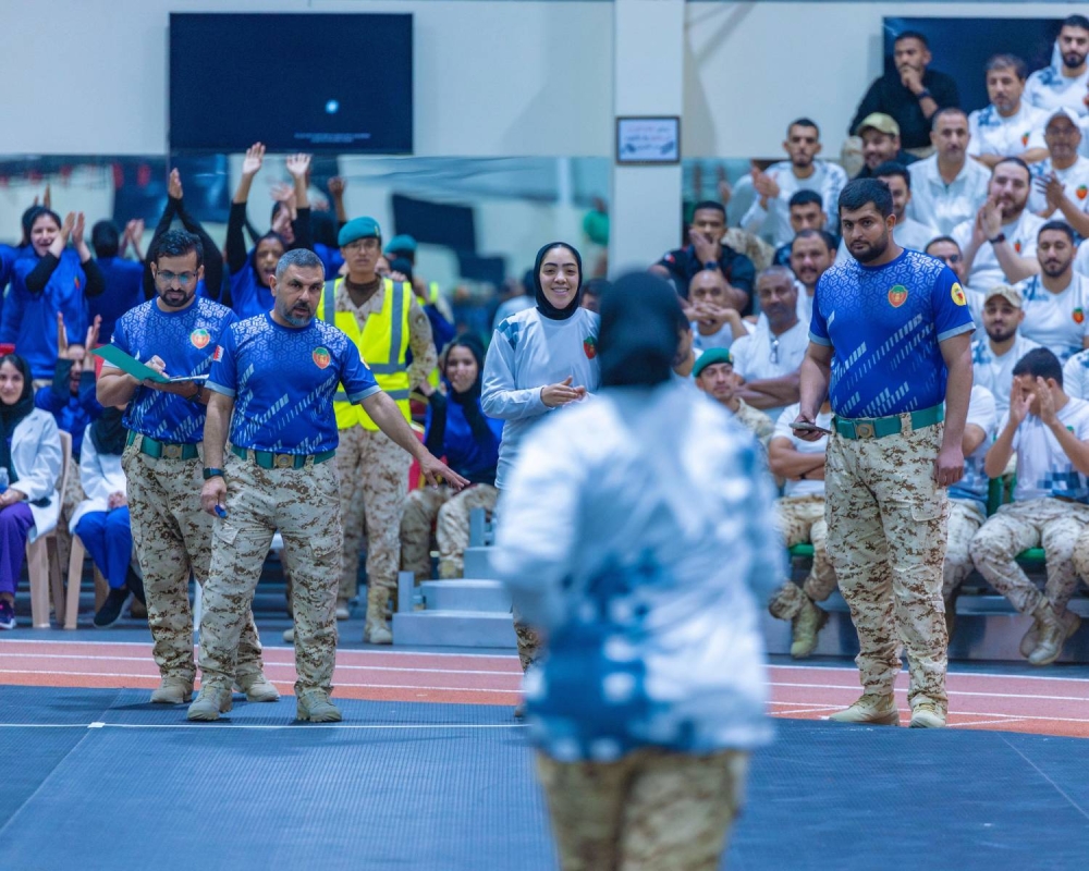 ناصر بن حمد يشهد الحفل الختامي لمنافسات المسابقات الرياضية الرمضانية للحرس الملكي