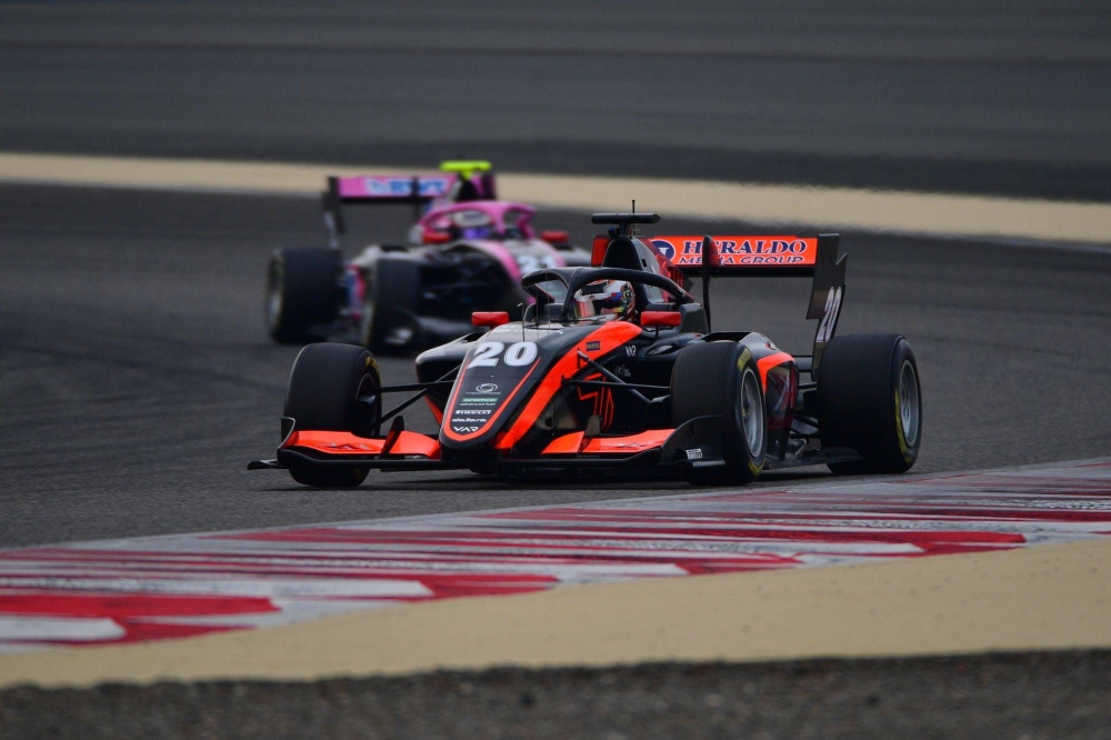 انطلاق التجارب الرسمية للفورمولا 2 والفورمولا 3 في حلبة البحرين الدولية