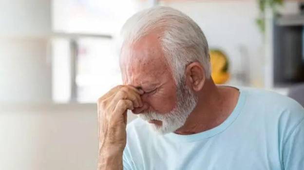 احذر.. أطعمة شائعة قد تكون السبب وراء إصابتك بالصداع النصفي