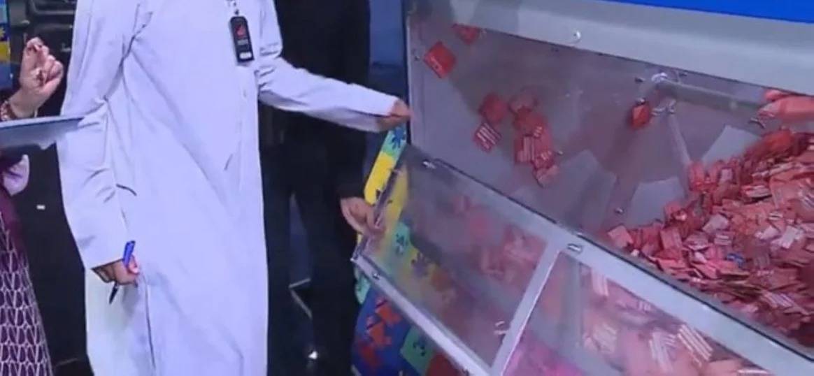 لديه شريك عربي غادر الكويت منذ شهر.. عصابة يترأسها دومينيكي متورطة في السحوبات وهرب أمس