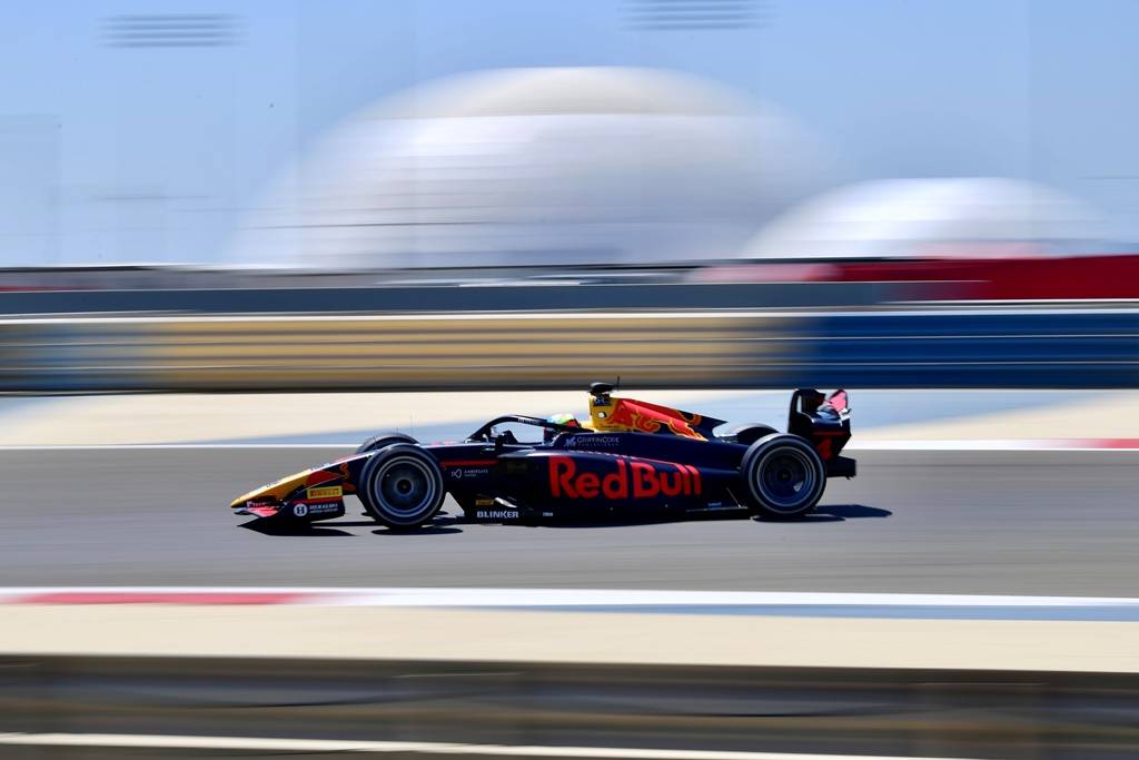 انطلاق التجارب الرسمية للفورمولا 2 والفورمولا 3 في حلبة البحرين الدولية