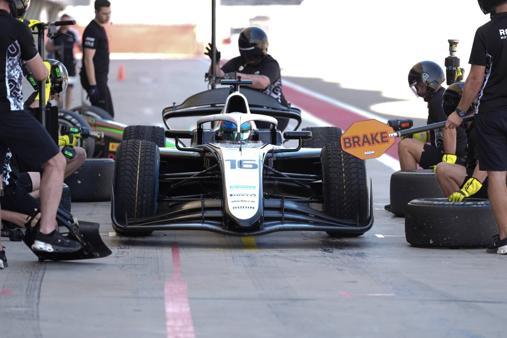 حلبة البحرين تختتم اليوم التجارب الرسمية لبطولتي الفورمولا 2 و3 لموسم 202