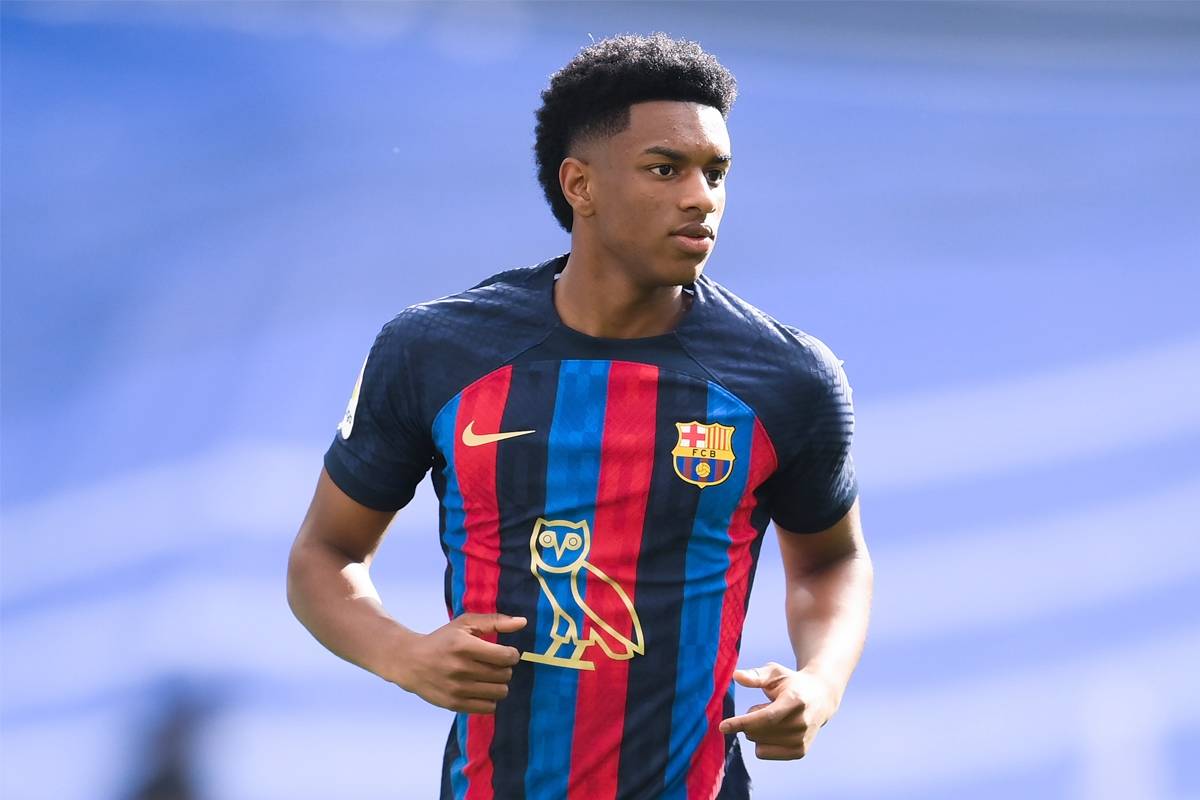 الأعلى أجرًا.. مانشستر يونايتد يُجهز عرضًا ضخمًا لضم نجم برشلونة