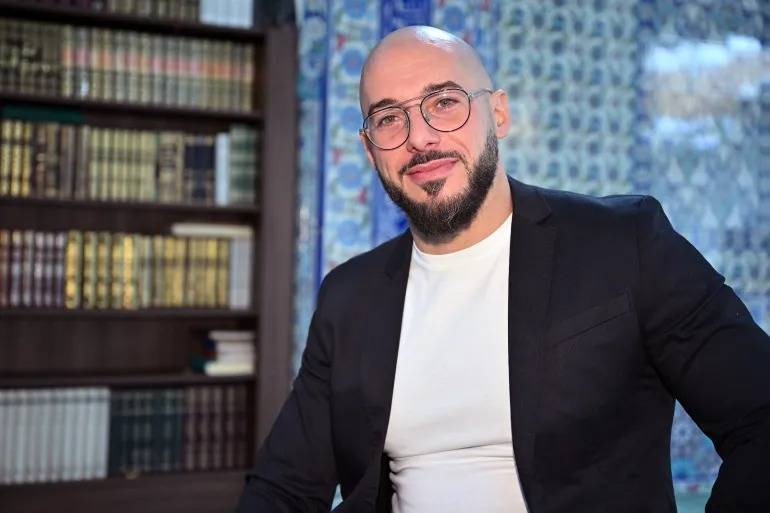 "علاج كل الهموم".. وصفة إيمانية من طاه إيطالي اعتنق الإسلام