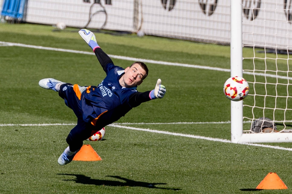 أزمة حراسة المرمى تؤرق ريال مدريد قبل مواجهة فالنسيا