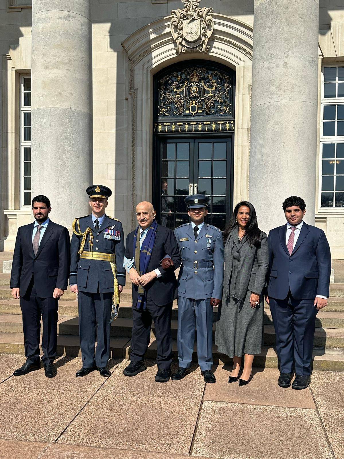 محمد بن خليفة بن حمد بن عيسى آل خليفة يتخرج من كلية كرانول الملكية لسلاح الجو