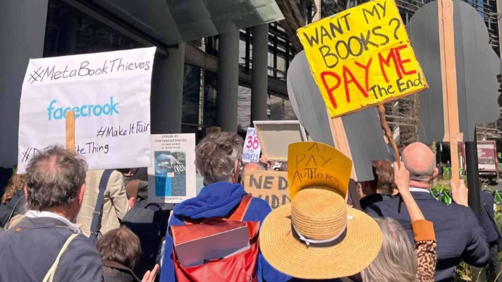 أدباء العالم يتظاهرون ضد ميتا احتجاجا على سرقة إبداعاتهم