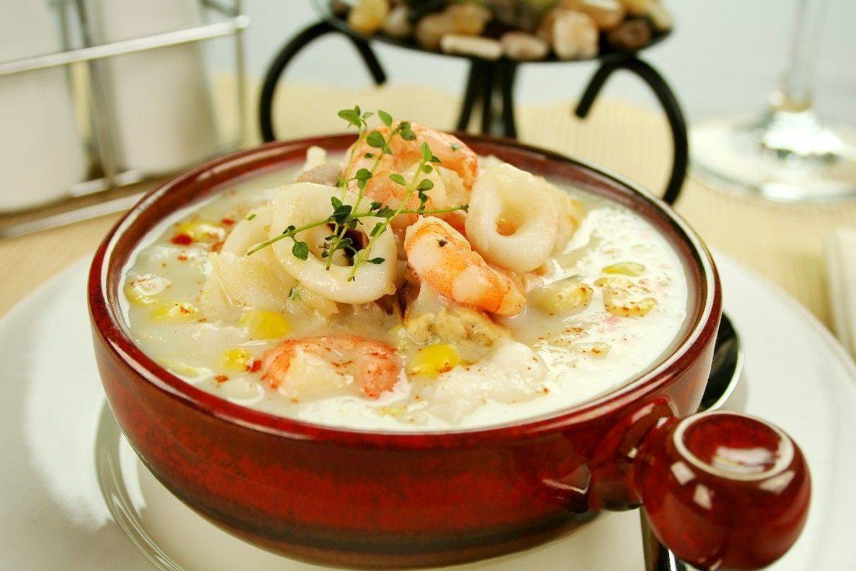 غنية بالعناصر الغذائية.. 4 فوائد يكتسبها جسمك إذا تناولت شوربة السي فود