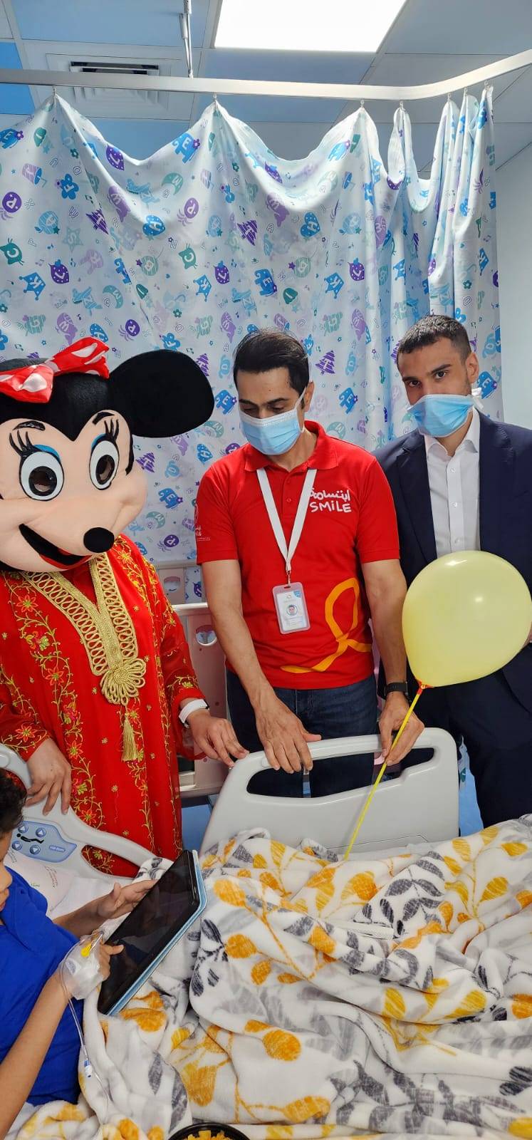 &laquo;ابتسامة&raquo; تزور أبطالها الصغار في مجمع السلمانية الطبي