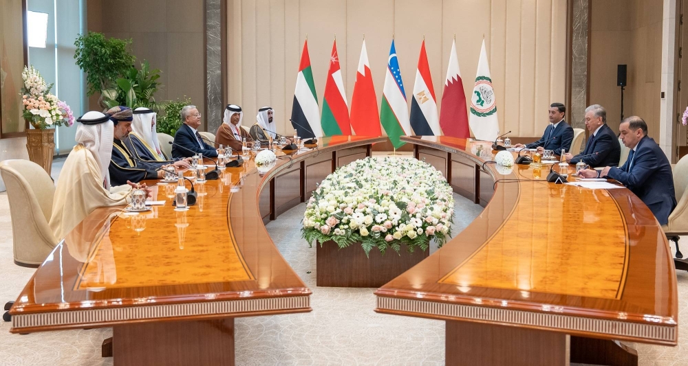رئيس أوزبكستان يستقبل رئيس النواب ورؤساء المجالس التشريعية الخليجية