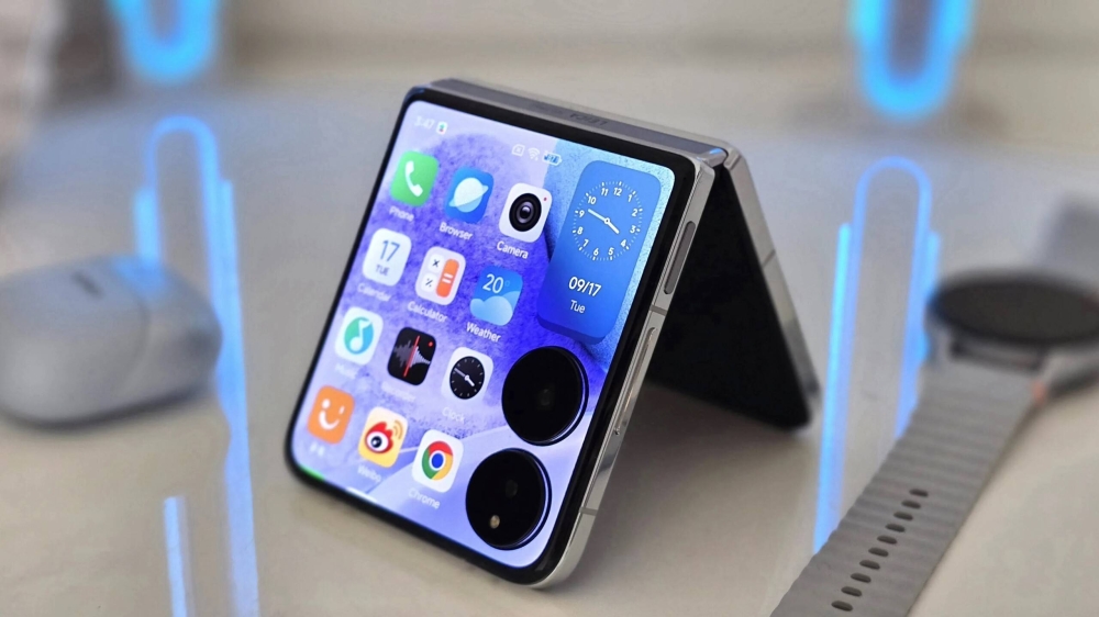 XIAOMI Mix Flip 2.. إمبراطور الأداء الفائق في سوق الهواتف للذكية