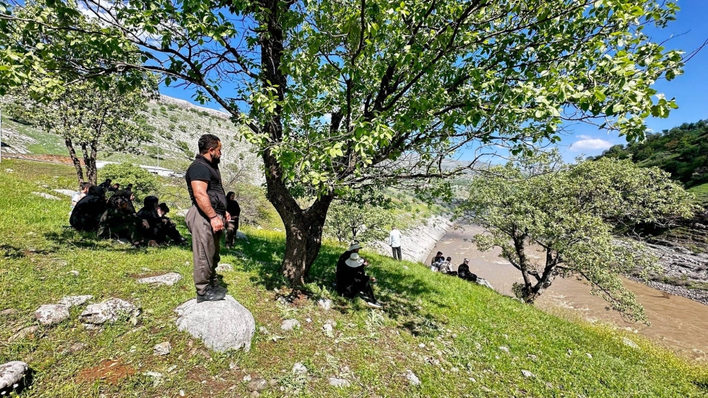 أنقذت شقيقها وغرقت.. 120 شخصاً يبحثون عن شابة عراقية ابتلعها نهر بمحافظة أربيل