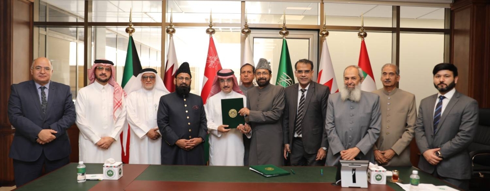 &laquo;الخليج العربي&raquo; توقع مذكرة تفاهم مع كلية الأطباء والجراحين في باكستان لتعزيز التعاون في المجالات البحثية