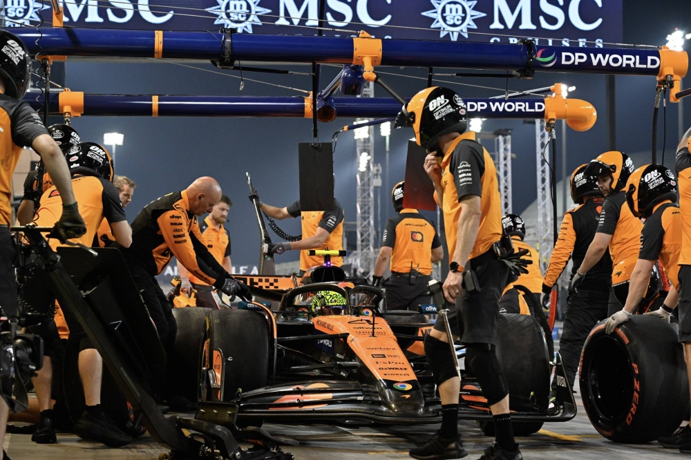 بياستري يقود ماكلارين لصدارة اليوم الأول من سباق جائزة البحرين الكبرى لطيران الخليج 2025
