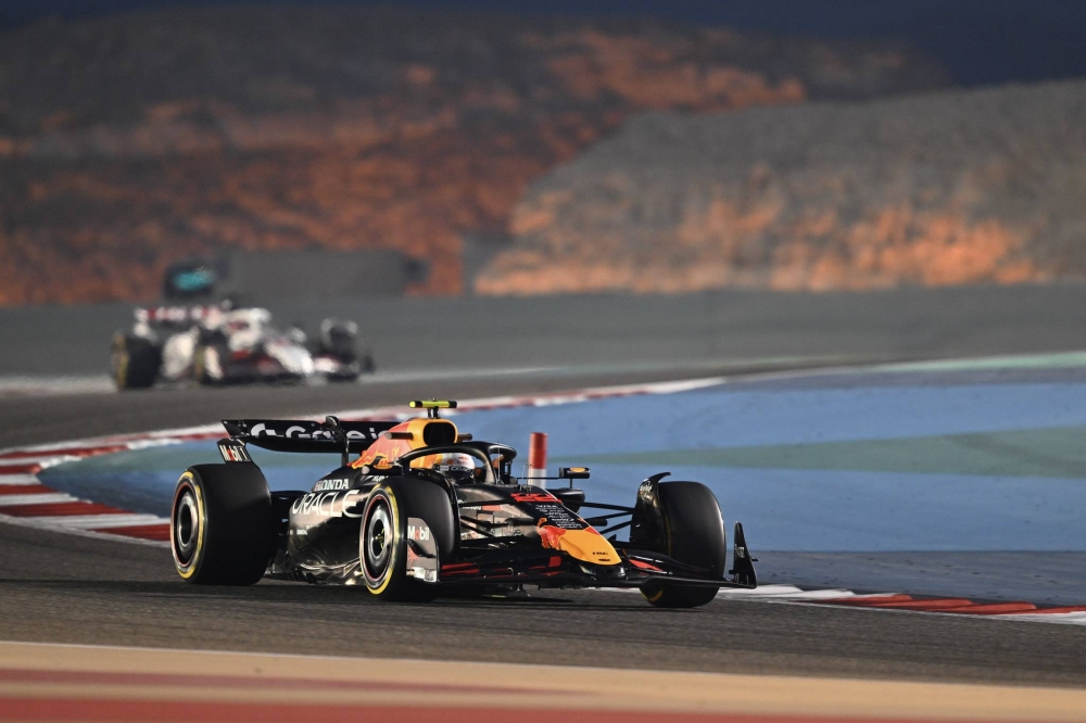 بياستري يقود ماكلارين لصدارة اليوم الأول من سباق جائزة البحرين الكبرى لطيران الخليج 2025