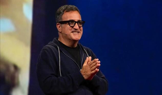 معركة العمالقة بدأت.. جوجل تستعرض نظارتها الذكية XR وسامسونج تستعد للرد