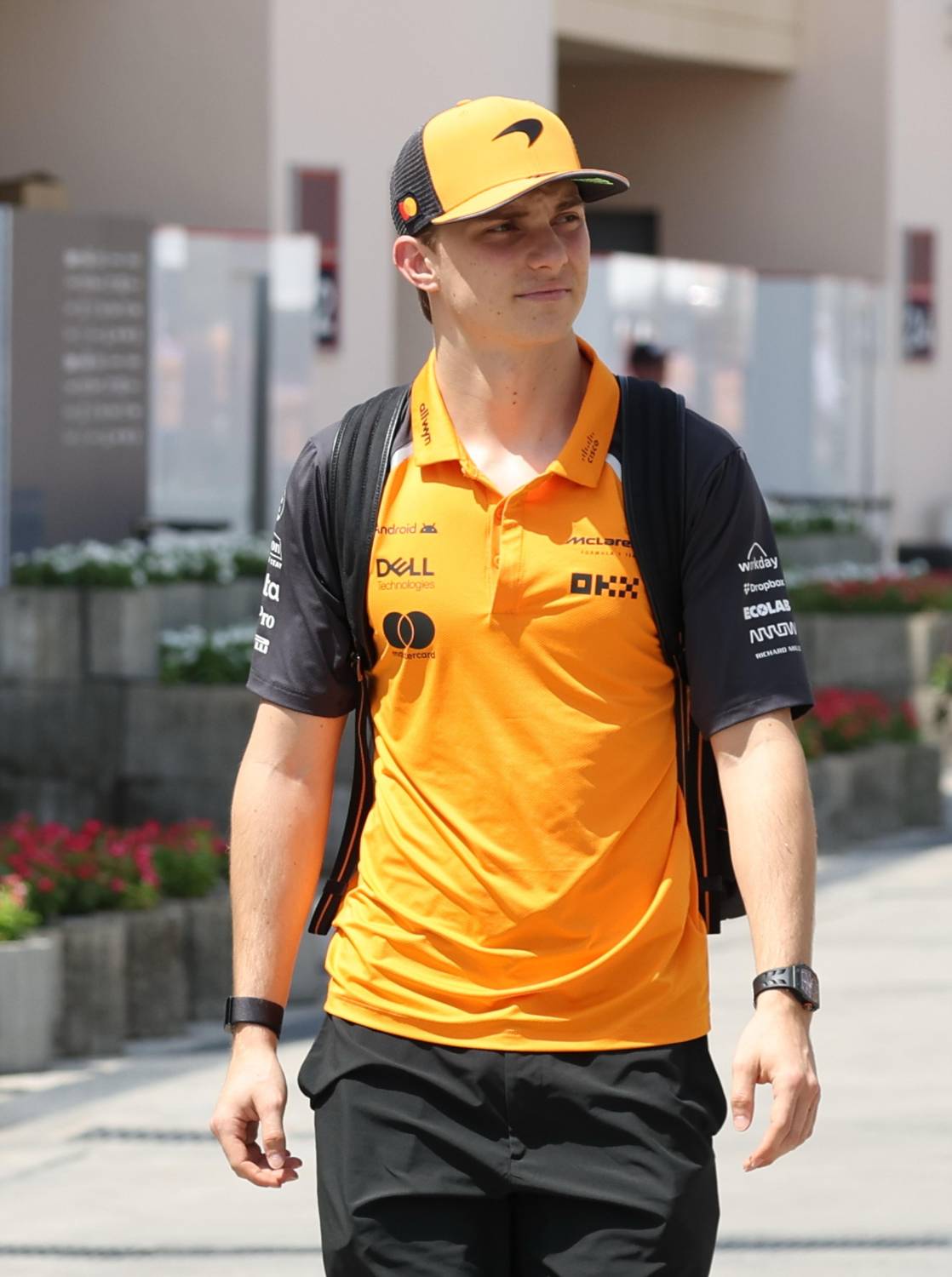 ماكلارين تنطلق أولاً للمرة الأولى في سباق جائزة البحرين الكبرى للفورمولا 1